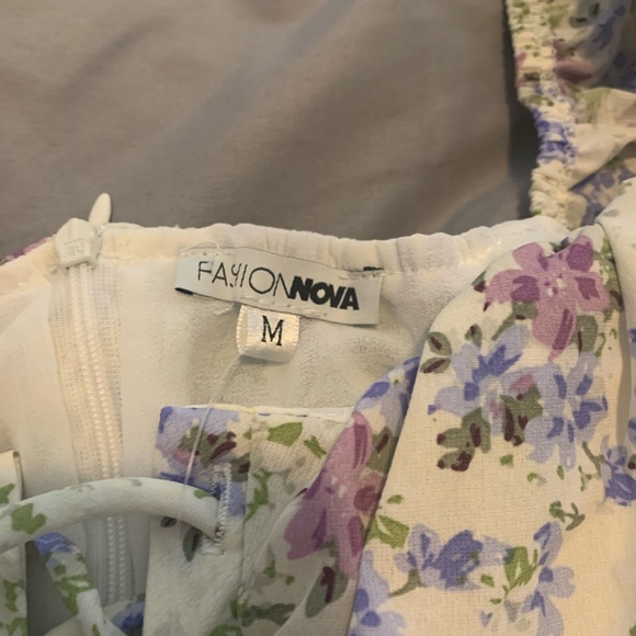 Fashion nova “let’s get brunch floral mini dress” - Picture 6 of 7